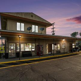 Great Lakes Inn & Suites，南海文的飯店