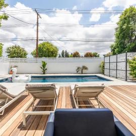 New luxury entertaining house with Pool Spa Sauna Tesla charger Pets