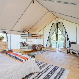 Starlit Nights during Natures Cozy Retreat, khách sạn ở Cassville