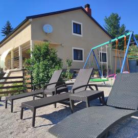 Haus Natura, Hotel in Jurdani