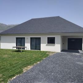 Maison climatisée accessible PMR, hotel in Argelès-Gazost