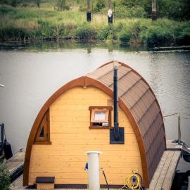 Schwimmpod an der Peene, hotel v destinácii Anklam