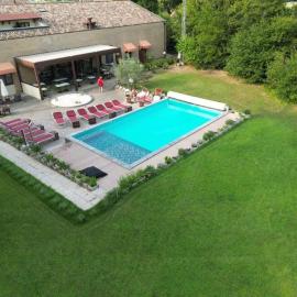Hotel Tre Ville, hotel u Parmi