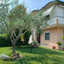 Delizioso Appartamento Locazione Turistica, hotel in Lonigo