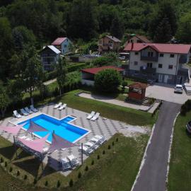 Vila Dzenana Boracko Jezero, hotel en Konjic