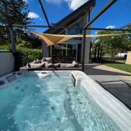 Beige Villa Balatonkenese, hotel in Balatonkenese