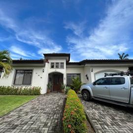 Casa Famari at Playa Bejuco, hotel in Bejuco