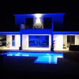 SUITE 20m2 DANS VILLA PISCINE JACUZZI