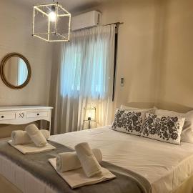 The Beach House - Apartments & Studios, hotel i Afitos
