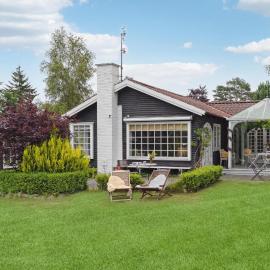Gorgeous Home In Hornbæk With Kitchen、ホーンバックのホテル