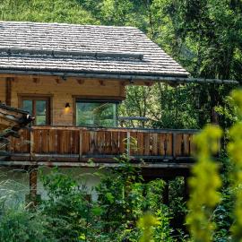 Exklusives Chalet in Alleinlage mit privatem Saunahaus, hotel u gradu Groskirhajm