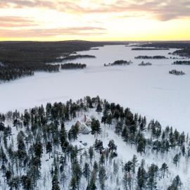 Arctic Lodge Hetan Kota، فندق في Enontekiö