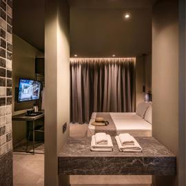 Petousis Hotel & Suites, hotel di Amoudara Herakliou