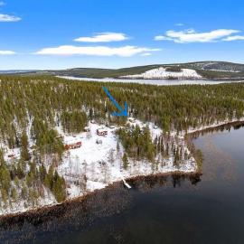 Lakeside wilderness cabin, Hotel in Jokkmokk