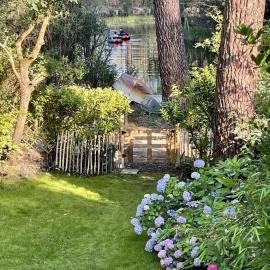 Maison bois au bord du lac