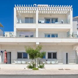BlueBay Apartments, Hotel in Kustići