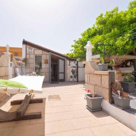 Villa Balines, hotel u gradu 'Arona'