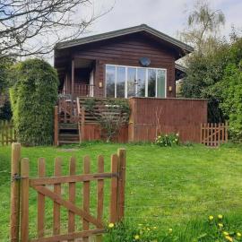 Meadow View Luxury Peak District lodge, hot tub, nr lake, хотел в Rudyard