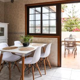 Bright House, Pool & Workspace near Medano Beach, hotel in El Médano