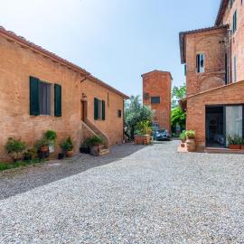 GuestHost - Porta Romana Studio & Apartment with Parking, hotel sa Siena