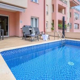 Apartment Relax 001 with pool