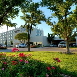 DoubleTree by Hilton Wichita Airport, hotel i Wichita