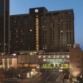 DoubleTree by Hilton Hotel & Executive Meeting Center Omaha-Downtown, хотел в Омаха