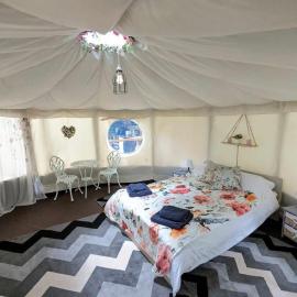 Luxury Glamping @Moulin des Forges, hotell sihtkohas Moutier-Malcard