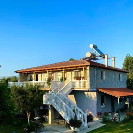 Holiday House, Hotel in Lezha