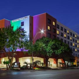 DoubleTree by Hilton San Antonio Downtown: San Antonio şehrinde bir otel