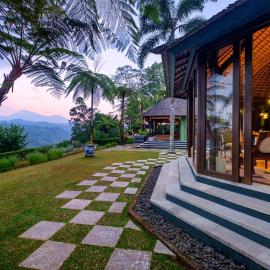Puri Naga Toya Bali -Escape with Style for Families, hotel in Penginyahan