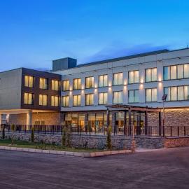 Hampton By Hilton Izmir Aliaga, хотел в Aliağa