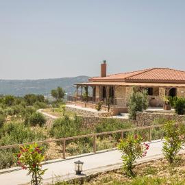 Saint Nicholas Villas 4، فندق في Razáta