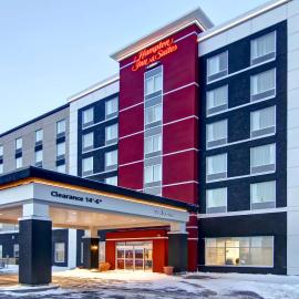 Hampton Inn & Suites by Hilton Grande Prairie, hotelli kohteessa Grande Prairie