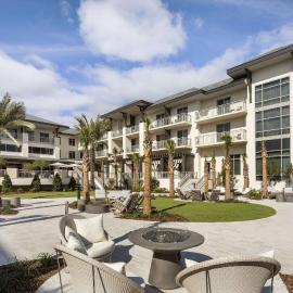 Embassy Suites St Augustine Beach Oceanfront Resort, מלון בסיינט אוגוסטין ביץ'