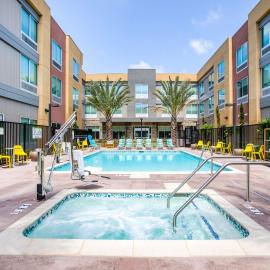 Home2 Suites By Hilton Carlsbad, Ca, hotel di Carlsbad