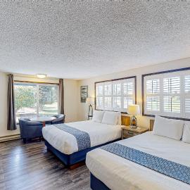The Lamplighter Inn - Crab Shack and Whale Watching, hotel in Bandon
