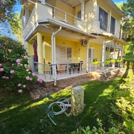 Lalzi Bay, Lura 1 ground floor apartament, hotel en Draç
