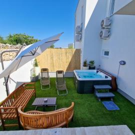Villa AISHA with private jacuzzi