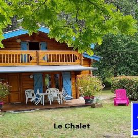 A BIAS Chalet 4 à 6 Personnes Entièrement Climatisé Chargeur VE 7kw-Wifi-Balnéo et Piscine – hotel w mieście Bias