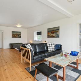 1 Bedroom Amazing Apartment In Rønne, Hotel in Rønne