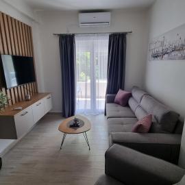 Apartment Ninas, hotel in Dobrota