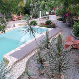 Kokrobite Gardens Restaurant and Guest House, hotelli kohteessa Kokrobite