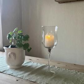 Koselig gammelt hus på gård، فندق في Forberg