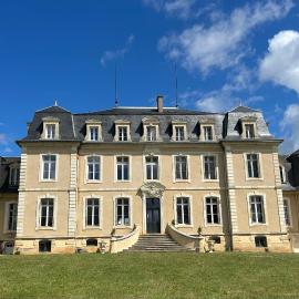 Gîte de la Comtesse - Château de la Bouchatte, Hotel in Chazemais