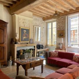 La maison de Lea, chambres d'hôtes de 14 couchages、トゥールニュのホテル