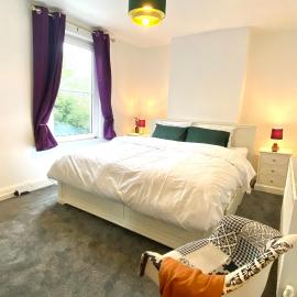 Medway Getaway - 3 Bed Home with Luxury Bathroom, hotel di Chatham