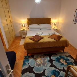 House Lanterna Pag, hotel in Pag