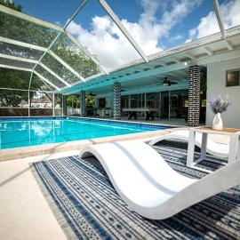Luxury Miami Village w/Pool+Grill+MiniGolf