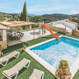Beautiful Home In Villanueva De Algaidas, hotel in Villanueva de Algaidas